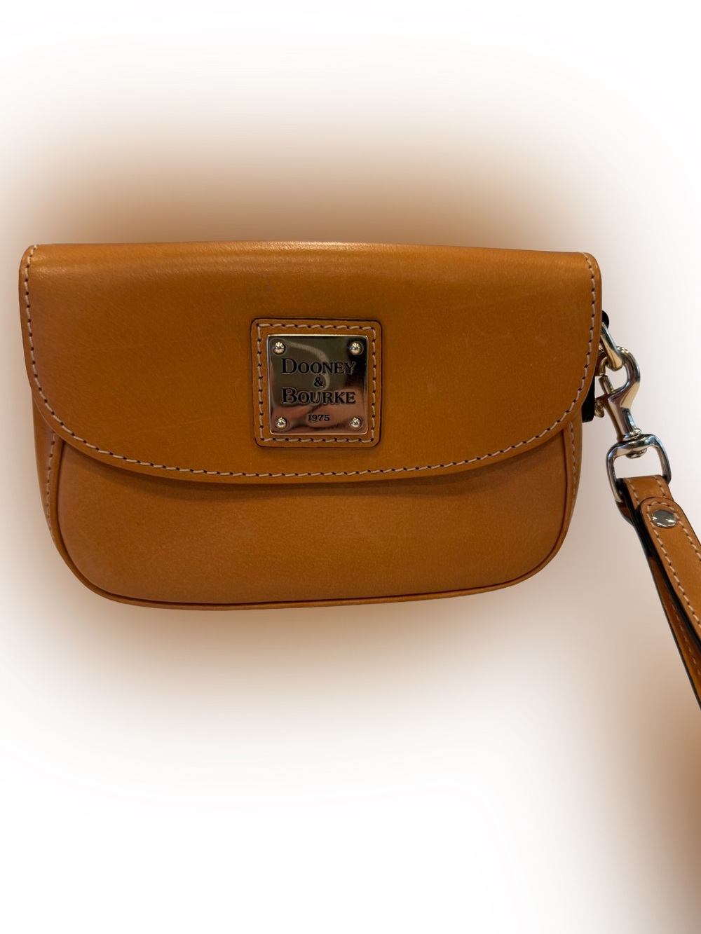 Dooney & Bourke Continental Clutch Wristlet Smooth Tan Leather NWOT